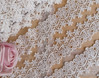 Ivory Floral scalloped Venise Lace Trim by the Yard