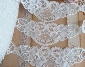 Vintage White Ivory Floral Scalloped Lingerie Lace Trim by the Yard