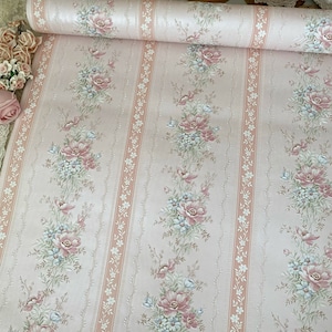 Vintage French floral shabby cottage wallpaper by the yard image 3