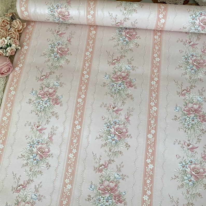 Vintage French floral shabby cottage wallpaper by the yard image 3