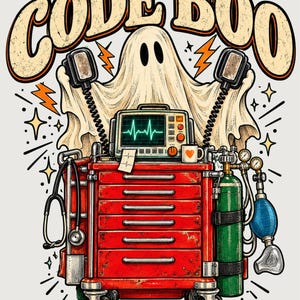 Puede incluir: Una ilustración gráfica que muestra un fantasma blanco sosteniendo paletas de desfibrilador sobre un carro médico rojo. El carro contiene un monitor cardíaco, un estetoscopio, un tanque de oxígeno verde y una máscara. Texto CODE BOO.