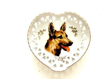 VTG Decorative Dog Plate. Cottage Farmhouse Wall Art