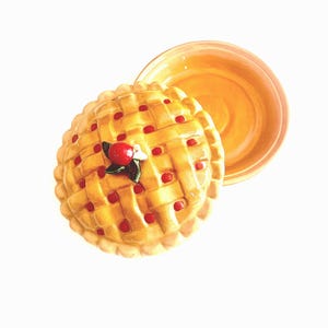 Vintage Cherry Pie Plate Keeper With Lid. Handmade Ceramic Pastry Dish. Bakeware. Baking  Supplies. Vintage Kitchen. Country Cottage Decor