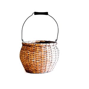 Vtg MAINE "BEAN POT" Swing Handle Woven Reed Basket . Gathering Garden Basket. Farmhouse Home