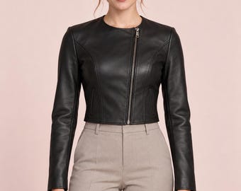 Zwart, kort leren bikerjack voor dames - Kraagloos, minimalistisch en getailleerd model