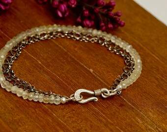 Light green Prehnite and silver bracelet - Handmade silver chain bracelet