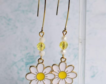 Daisy Dangle Earrings, Flower Jewellery, Summer Vibes, Nature Lover GIft