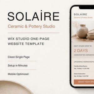 Puede incluir: Una plantilla de sitio web de una página de Wix Studio para Solaire Ceramic & Pottery Studio en un teléfono inteligente. La pantalla muestra un encabezado, una imagen de cerámica, una cuenta regresiva y detalles de talleres con un botón.