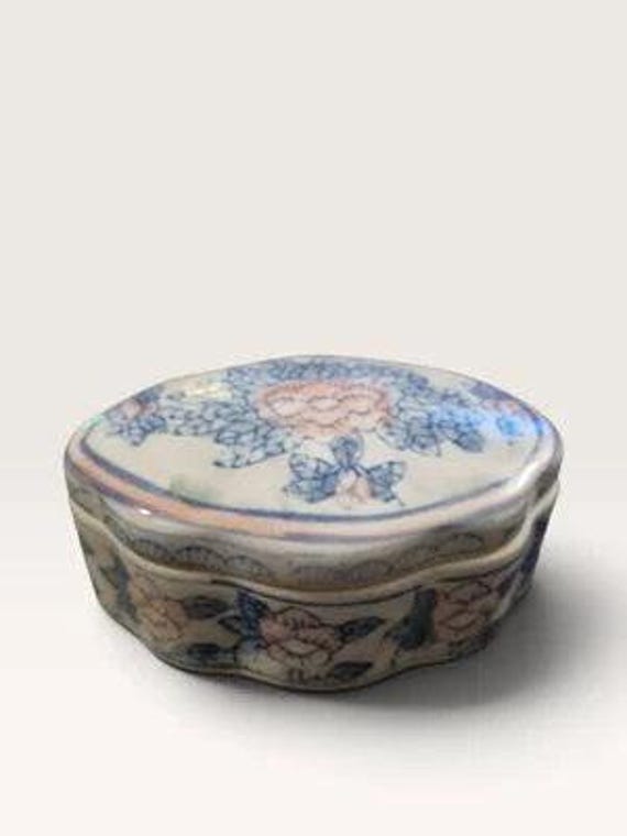 Vintage Chinese Porcelain Covered Trinket Box - Hand-Painted Peony Floral Motif