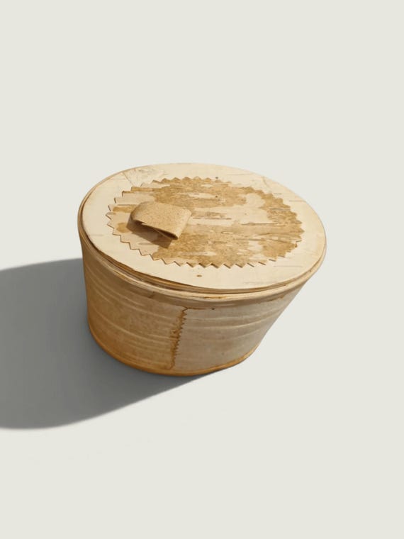 Vintage Swedish Birch Bark Box with Lid – Handcrafted Scandinavian Folk Art (H 10cm)