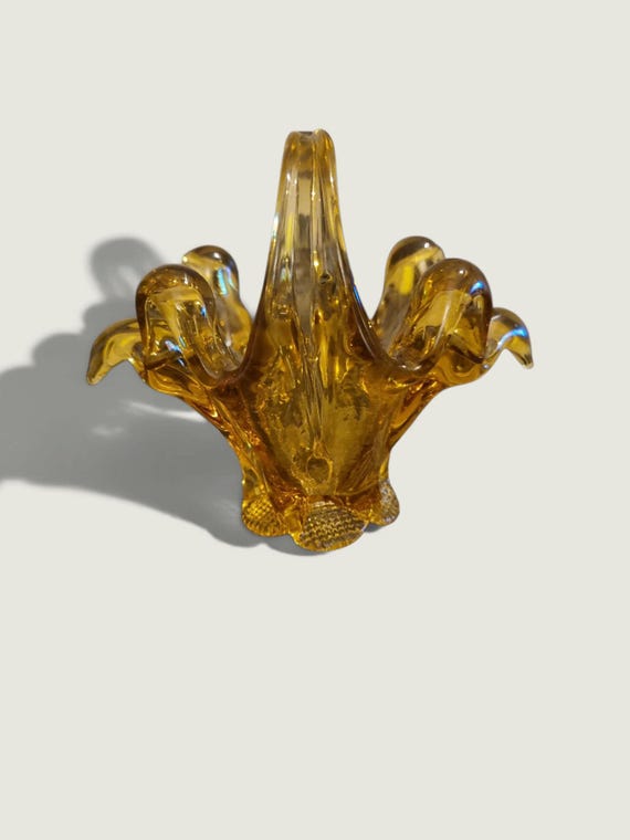 Vintage Amber Glass Basket – Ruffled Rim & Handle