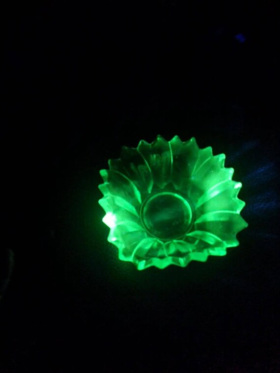 Vintage Green Uranium Glass Bowl - Fluted Sunburst Design