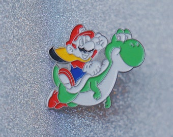 Super Mario World - Mario and Yoshi vintage enamel pin