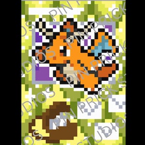 Op de afbeelding: Een pixel art ontwerp met een oranje wezen met een hoorn en blauwe vleugels, gecentreerd tegen een paars vierkant. De achtergrond bestaat uit een licht- en donkergroen ruitpatroon met witte accenten. De tekst PIN PRICK STUDIOS is eroverheen geplaatst.