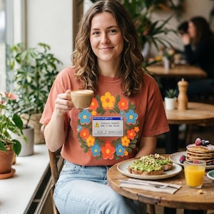 Intrusive Thoughts Error T-shirt, retro dator pop-up, 70-tals blommönster