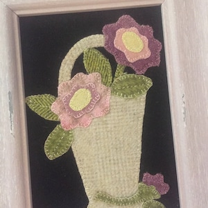 May Flowers wool appliqué pdf pattern