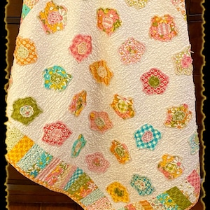 Blooming Charms -- Charm pack PDF quilt pattern