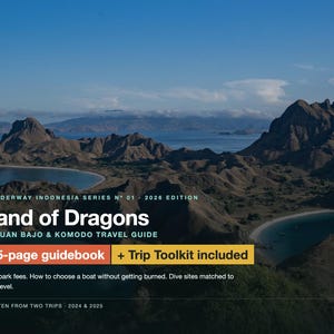 Peut inclure: Un guide de voyage intitulé Land of Dragons, Labuan Bajo & Komodo Travel Guide, Wanderway Indonesia Series No 01, 2026 Edition. Il comprend un guide de 55 pages et une boîte à outils de voyage, avec des détails sur les frais de parc.