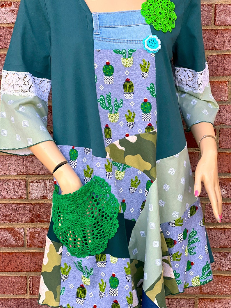 M / L Cactus Tunika Kleid Baumwolle Upcycled Patchwork, Boho funky Tshirt Patchwork Kleid, Einzigartige Kleidung für Frauen Bild 9