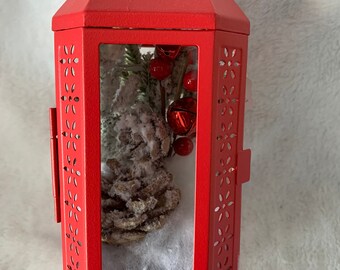 Lantern BATTERY OPERATED with glass panels and custom holiday scene