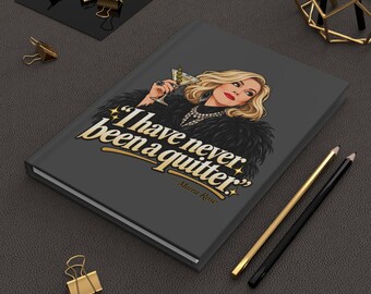 Cuaderno con cita de Moira Rose inspirada en Schitt's Creek / Ilustración retro pop: "Nunca me he rendido"