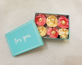 Flores de papel crepé 100% hechas a mano con chocolate Ferrero Rocher