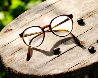 Vintage Women's eyeglasses - See our huge collection of vintage eyewear
