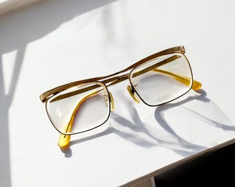Vintage eyeglasses - Vintage Metal Frame Unisex Eyeglasses - See our huge collection of vintage eyewear
