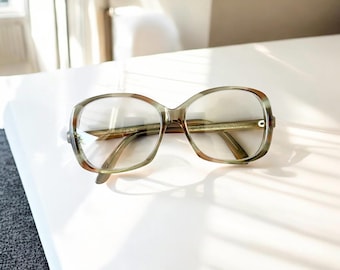 Vintage eyeglasses Awesome Vintage Women's Eyeglasses - See our huge collection of vintage eyewear