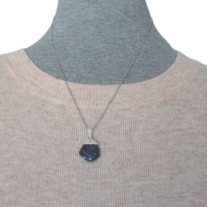 Sodalithänge Halsband Blå Ädelsten 40 cm Kedja Kommunikation, Intuition, Andlig Förståelse av Sanning & Idealism