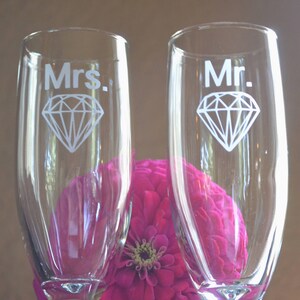 Champagne Glasses, Mr. and Mrs. Champagne Glasses, Mr. Mrs. Wedding Glasses, Diamond Champagne Flute, Champagne Glass, Wine Glass, Wedding