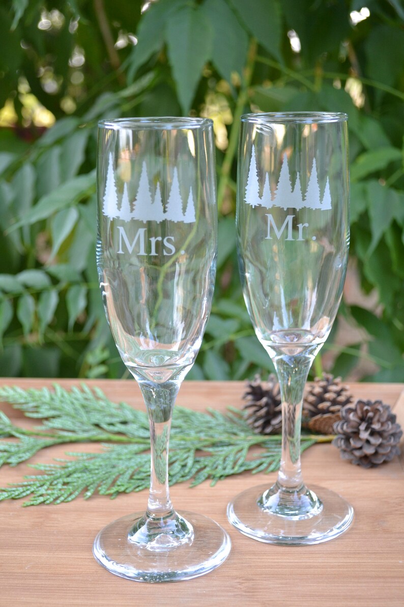 Champagne Glass Pine Trees Glass Mr Wedding and Mrs Champagne Glasses Champagne Glasses Wedding Glasses Mr Champagne Flute Mrs