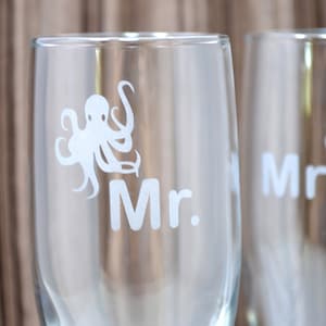 Champagne Glasses, Mr. and Mrs. Champagne Glasses, Wedding Glasses, Champagne Flute, Octopus Champagne Glass, Wine Glass, Wedding