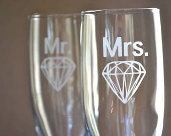 Champagne Glasses, Mr. and Mrs. Champagne Glasses, Mr. Mrs. Wedding Glasses, Champagne Flute, Champagne Glass, Wine Glass, Wedding