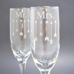 Champagne Glasses, Mr. and Mrs. Champagne Glasses, Mr. and Mrs. Wedding Glasses, Champagne Flute, Arrow Champagne Glass, Wine Glass, Wedding
