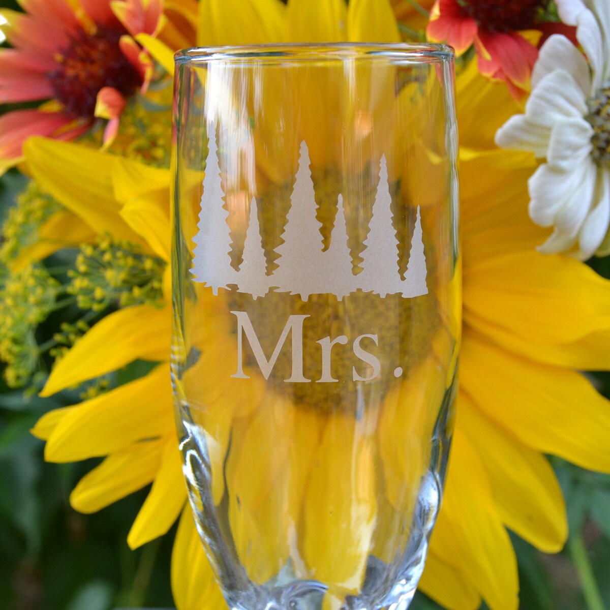 Champagne Glasses, Mr. and Mrs. Champagne Glasses, Mr. Mrs. Wedding Glasses, Champagne Flute, Champagne Glass, Glass, Wedding, Pine Trees - Etsy
