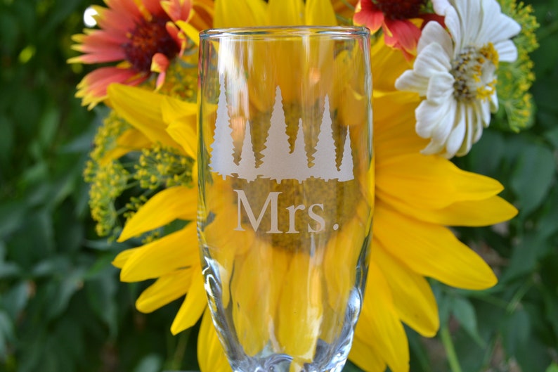 Champagne Glass Pine Trees Glass Mr Wedding and Mrs Champagne Glasses Champagne Glasses Wedding Glasses Mr Champagne Flute Mrs