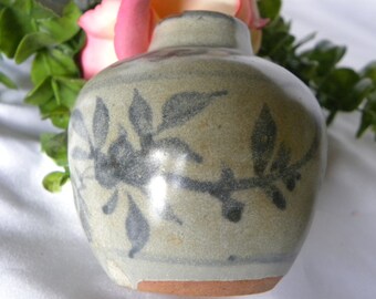 ming dynasty annamese jar antique oil jar 15th century chinese pottery Asian Antiques Pottery Vase RARE Find Oriental Estate Heirloom