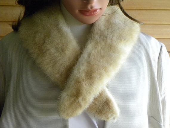 Vintage blonde mink fur collarVintage 1940s1950s mink fur collarclip on blond mink fur collar vintage clip on blond mink fur collar