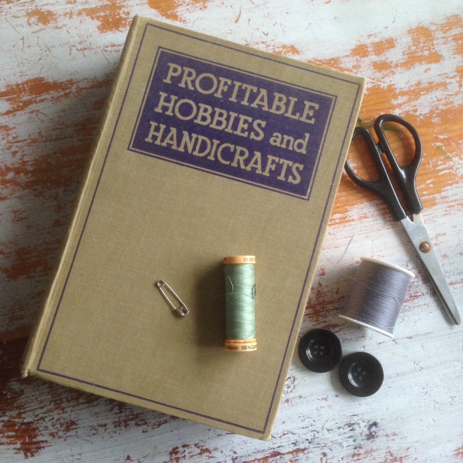 Hobbies, handicrafts: a selection of articles Hobbies, handicrafts: a selection of articles