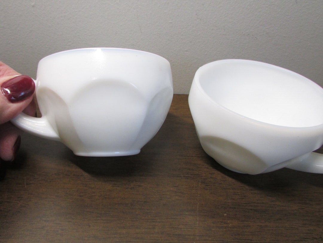 Milk Glass Punch Bowl Cups 50s Retro Mod Design Set of 4 Loop Handle