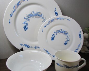 Arcopal Janine Pattern - 4 Piece Place Setting - Made in France - Lightweight Sturdy Vitrock - Blue Gray on White - Home Decor