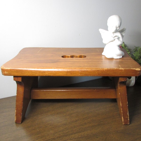 Small Wood Stool - Finger Grip Top - Handcrafted - Primitve Rustic 70s - Kitchen Home Decor