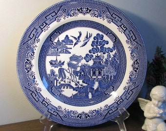 Stunning Churchill Blue Willow 10" Plate - Made in Staffordshire England - Fine English Tableware - Blue Willow Pattern - Kitchen Home Decor