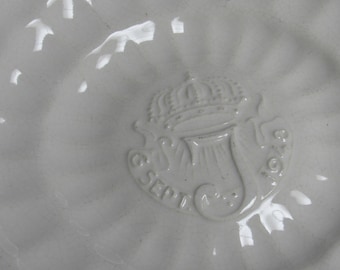 Royal Delft Queen Juliana charger plate 1948 De Porceleyne Fles White