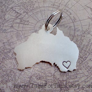 Australia Country Key Chain with GPS Coordinates and hearts or Stars Handmade customized imagen 3
