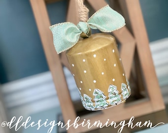 Christmas tree ornament bell hand painted gold metal snow white Christmas