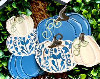 Blue and white pumpkin attachments for interchangeable wreath