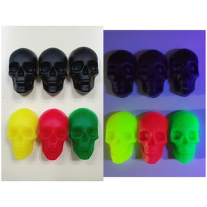 Set of 6 Skull magnets, blacklight reactive, florescent, jet black