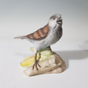 Mountain Swallow porcelain figurine vintage Lefton with label
